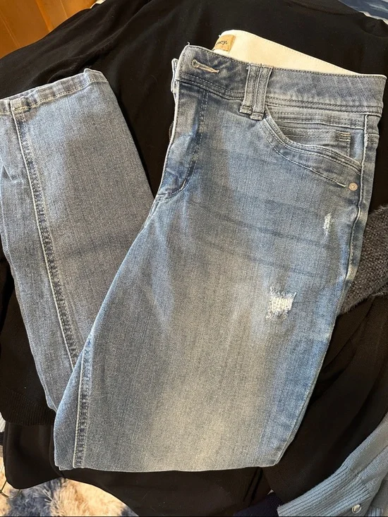 Democracy Faded Light Blue Denim Jeans - Picture 3 of 4